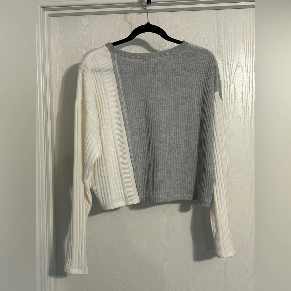 Wild Fable | Gray Knit Sweater | Size Large
